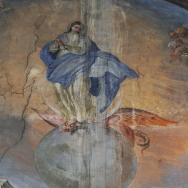 Luca Rossetti, La vergine che schiaccia la testa al drago, chiesa di Santa Croce, Ivrea (foto scattata prima del restauro)