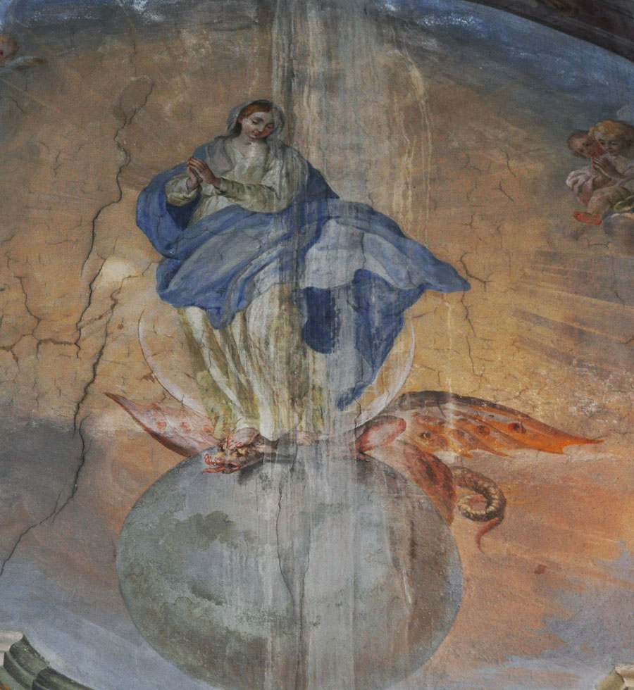 Luca Rossetti, La vergine che schiaccia la testa al drago, chiesa di Santa Croce, Ivrea (foto scattata prima del restauro)